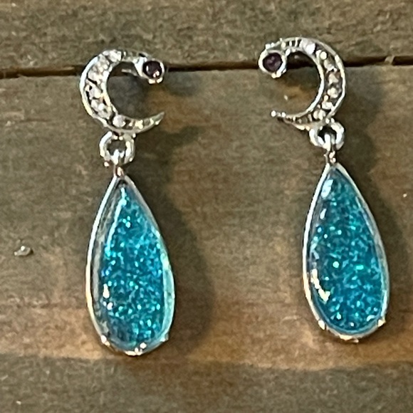 Jewelry Twist Shape Ocean Blue Fire Opal Drop Earrings - Picture 2 of 8